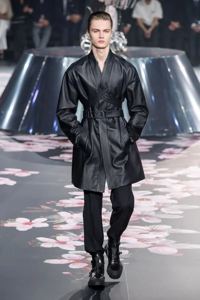 Look 44